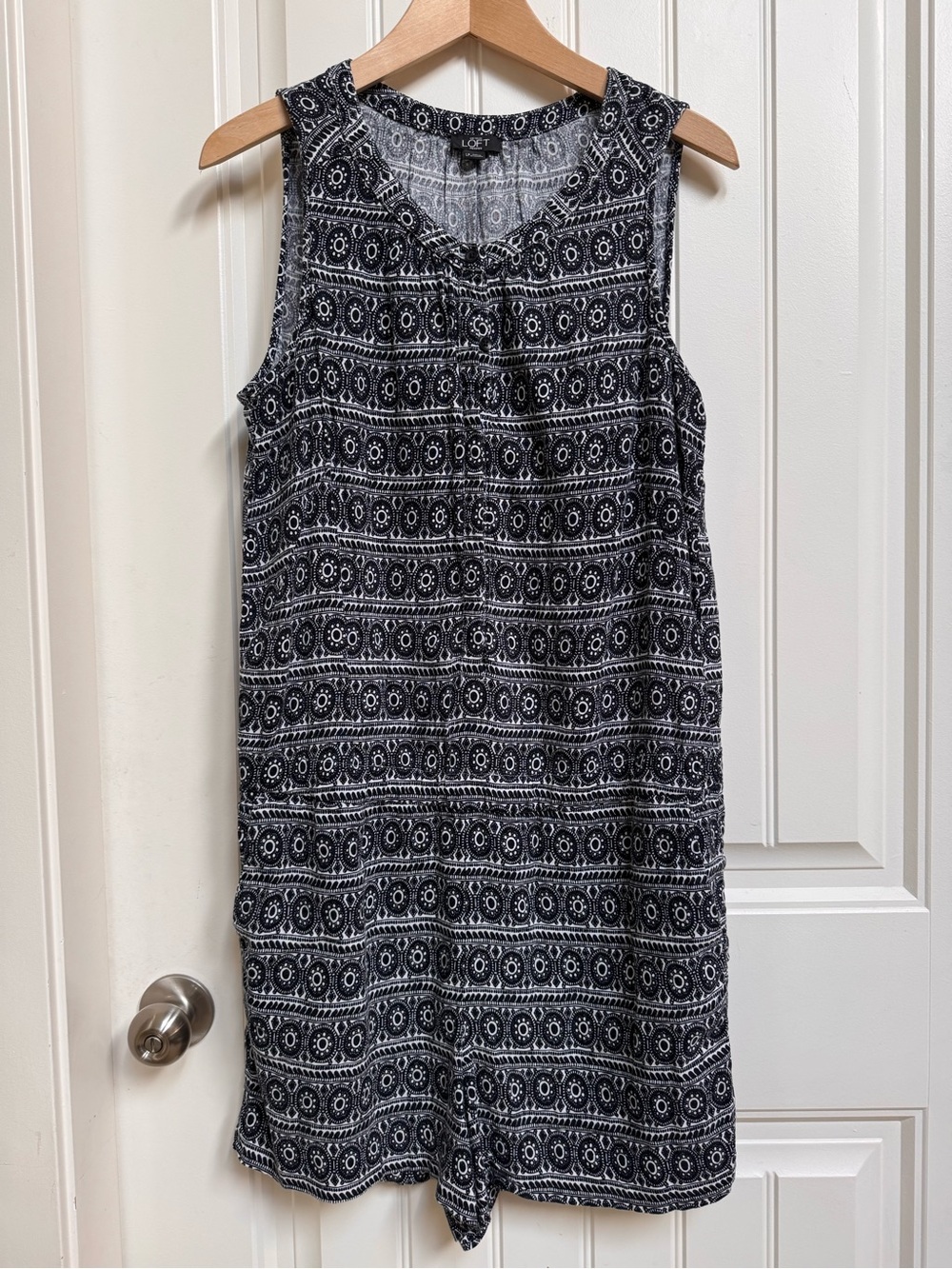 Loft Petites Black and White Patterned Linen Blend Sleeveless Romper. LP